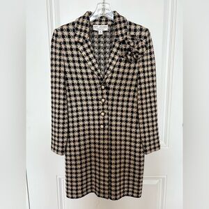 St. John Black and Beige Houndstooth Blazer